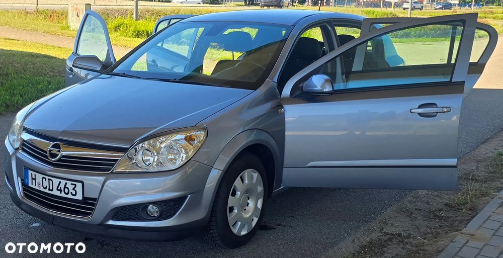 Opel Astra 1.4 150 Jahre - 23