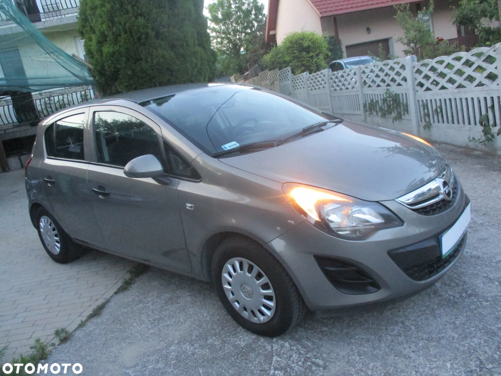 Opel Corsa 1.2 16V Edition / Active - 3