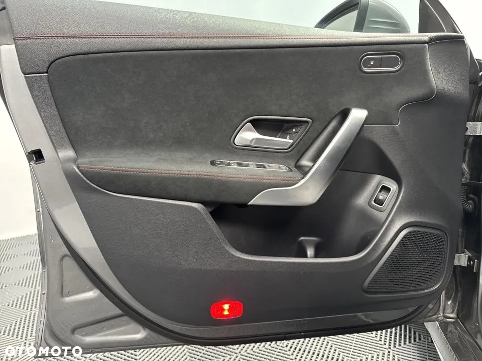 Mercedes-Benz CLA 180 AMG Line 7G-DCT - 10