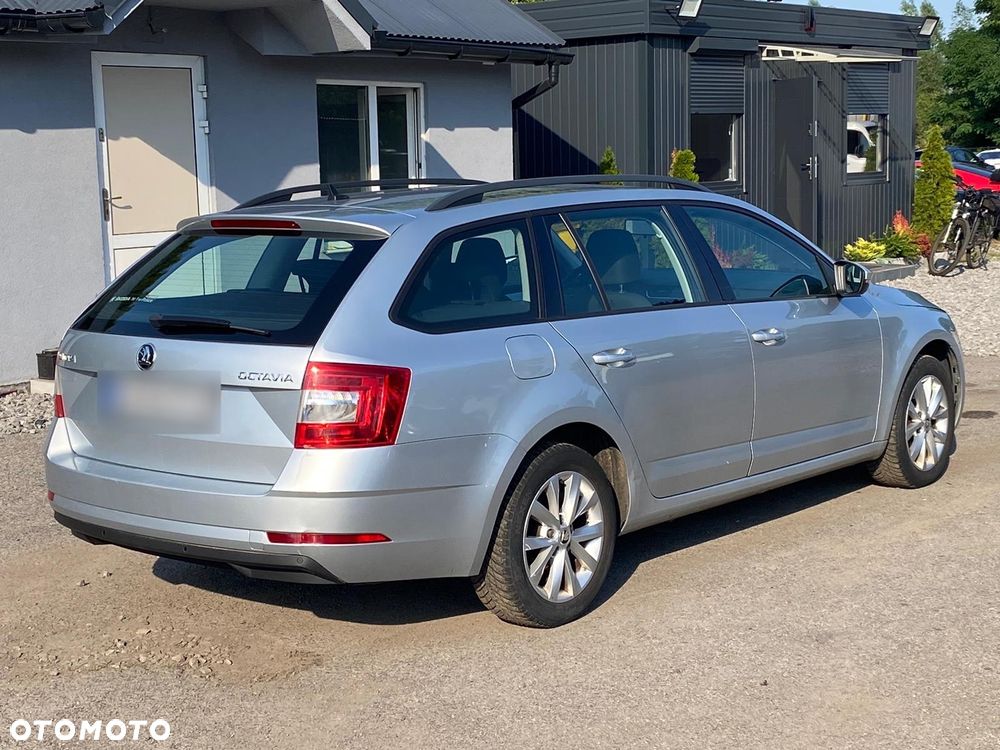 Skoda Octavia 2.0 TDI Ambition DSG - 1