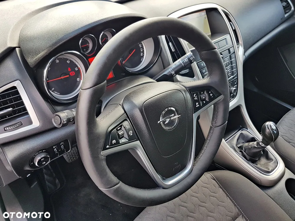 Opel Astra 2.0 CDTI Exklusiv - 12