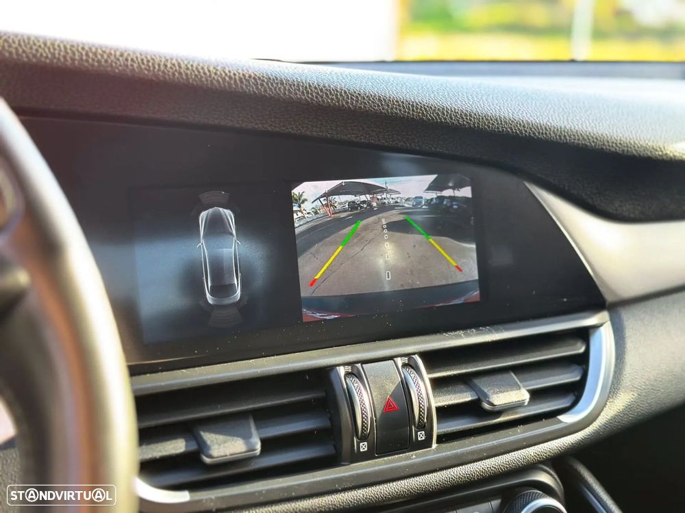 Alfa Romeo Giulia 2.2 D Sprint AT8 - 32