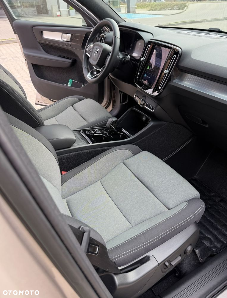 Volvo XC 40 B4 AWD Plus Bright - 17
