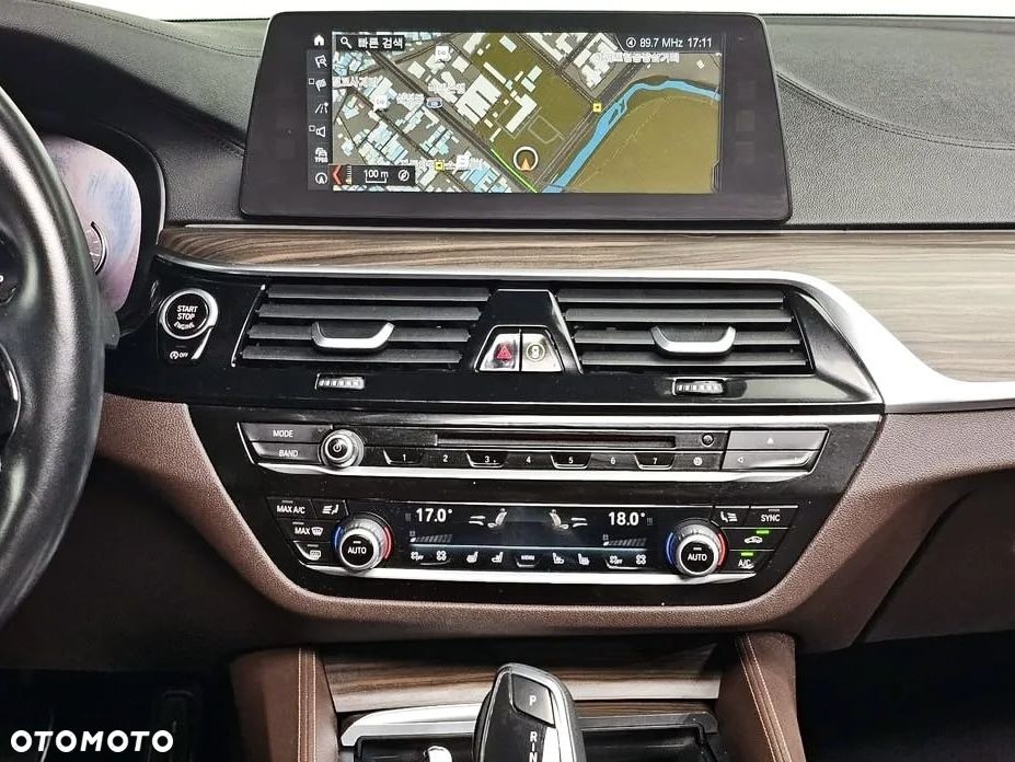 BMW Seria 5 530i xDrive M Sport Edition - 11