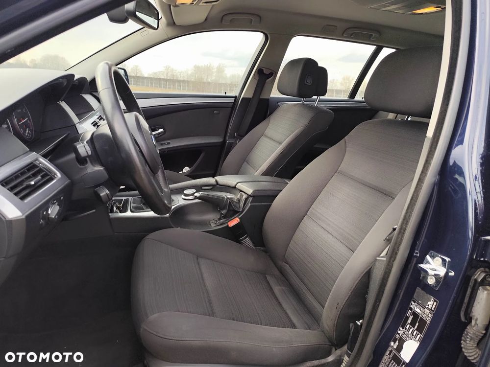 BMW Seria 5 525d - 8
