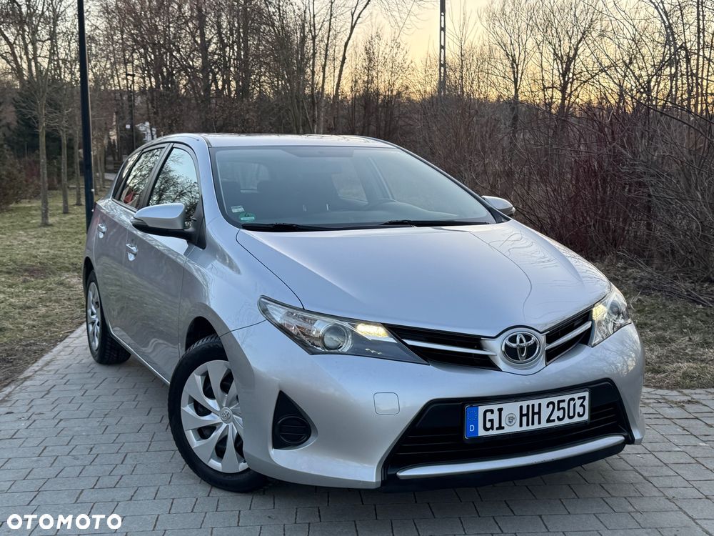 Toyota Auris 1.33 Dual-VVT-i Cool - 2