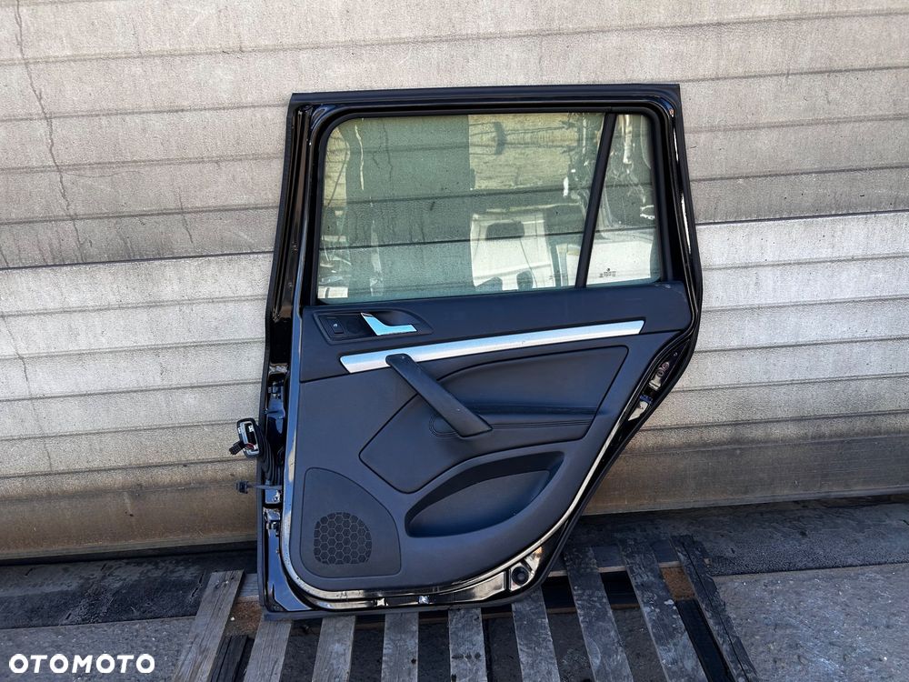 SKODA OCTAVIA 2 II LIFT KOMBI DRZWI PRAWE TYŁ 9910 - 3