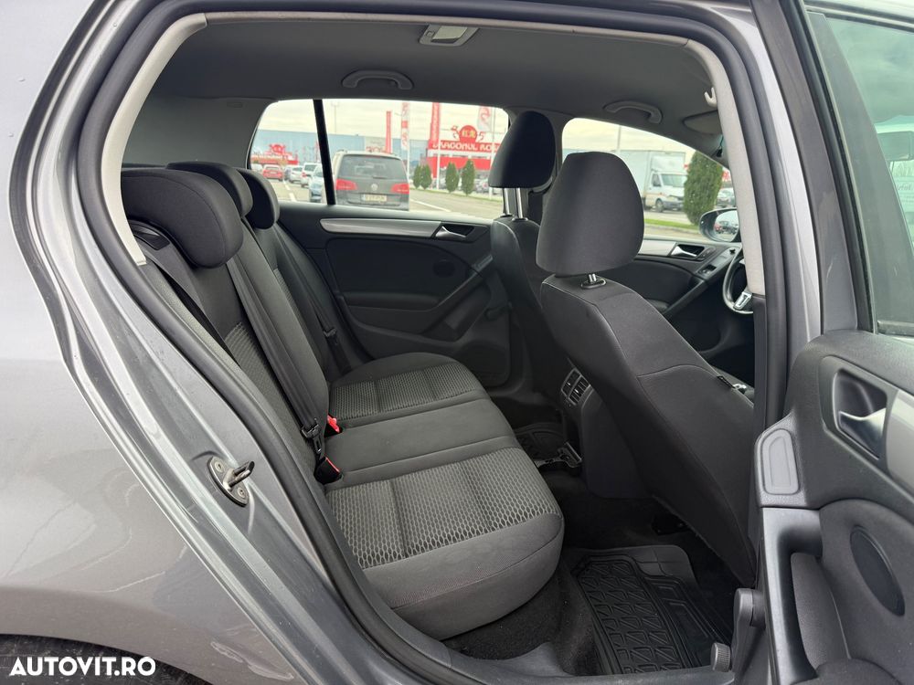 Volkswagen Golf 1.6 TDI DPF BlueMotion Technology Comfortline - 25