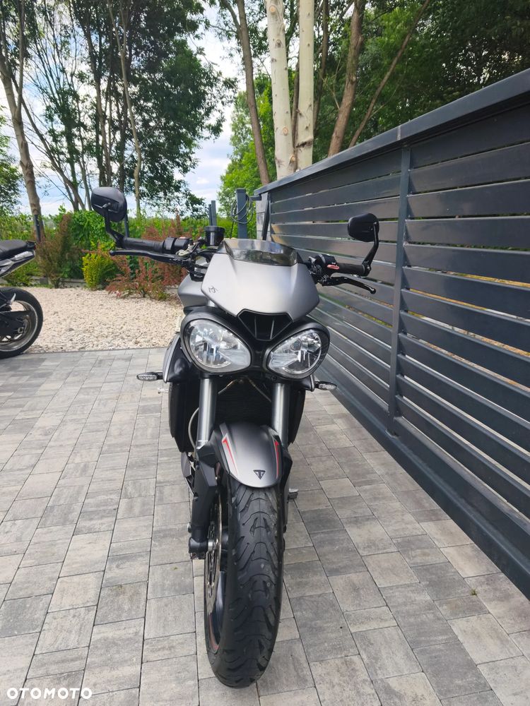 Triumph Street Triple - 18