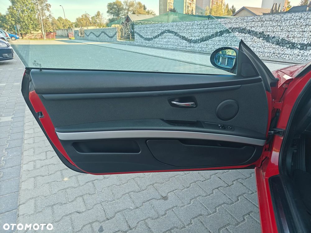 BMW Seria 3 320i - 25
