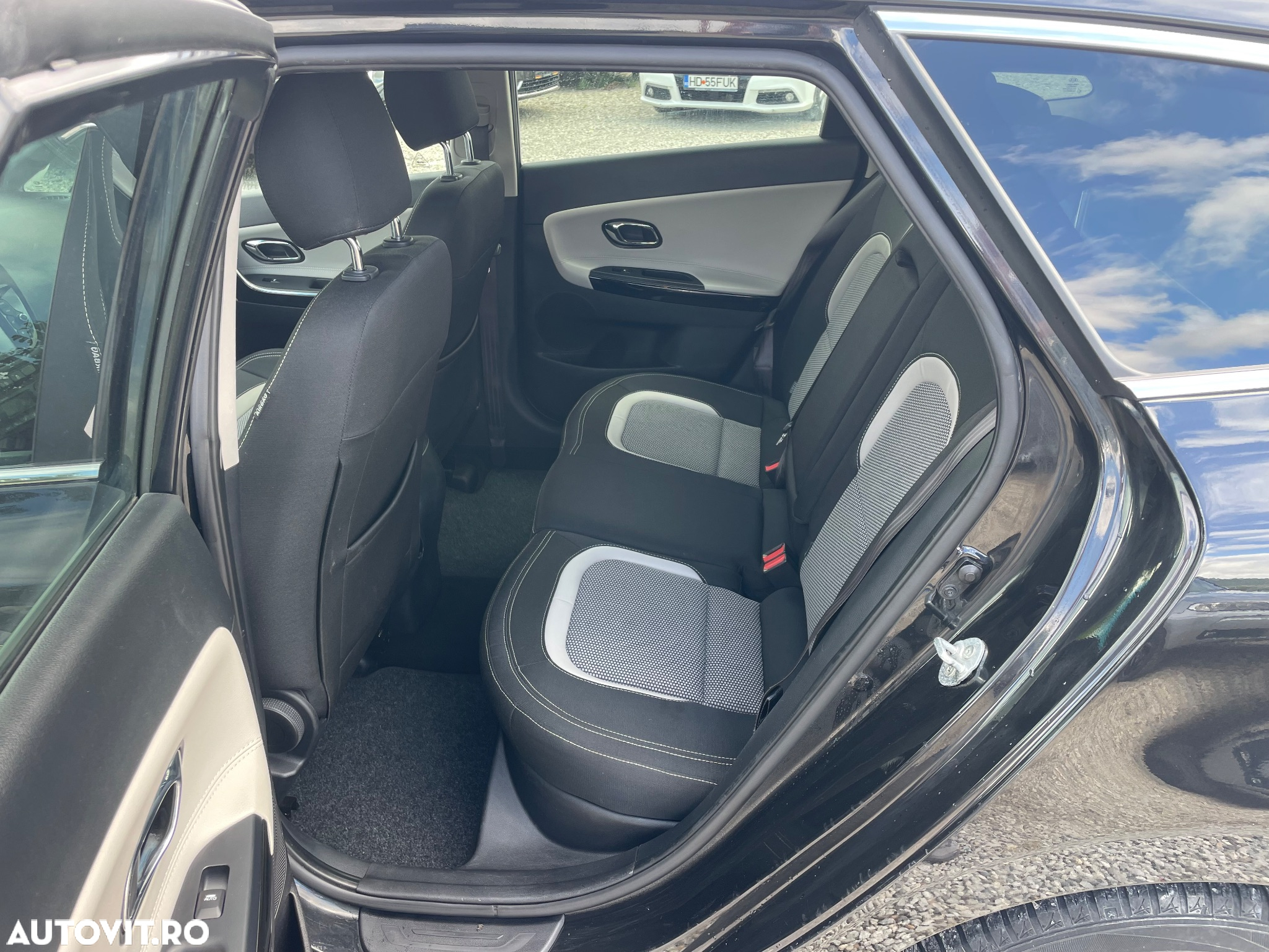 Kia Ceed 1.6 GDI Edition 7 - 8