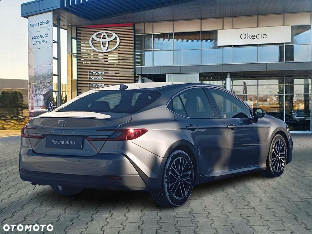 Toyota Camry - 6