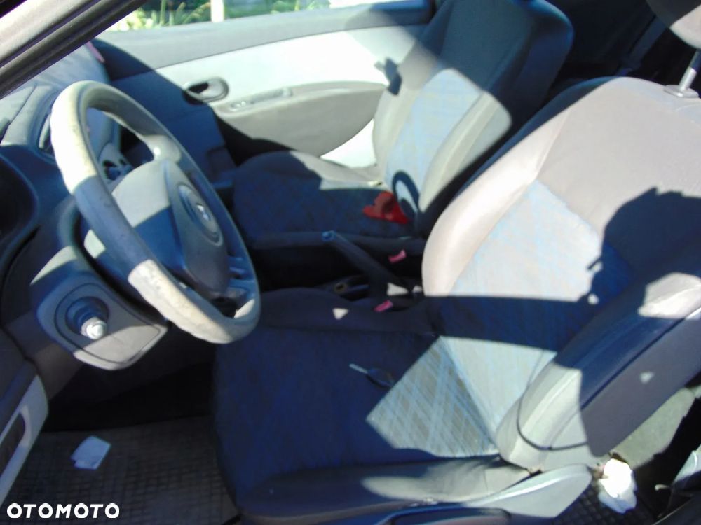 FOTEL LEWY KIEROWCY EUROPA RENAULT CLIO III 3D