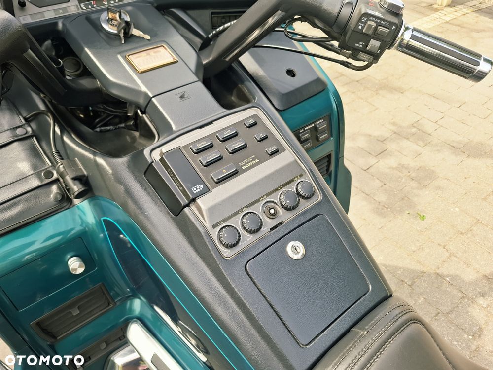 Honda GL - 28