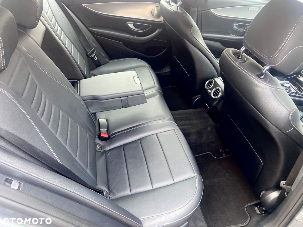 Mercedes-Benz Klasa E 220 d 9G-TRONIC AMG Line - 24