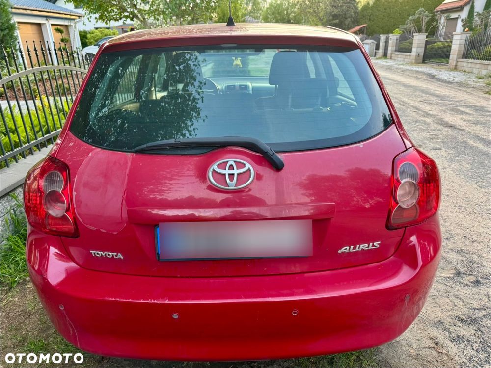 Toyota Auris 1.4 D-4D Luna - 2