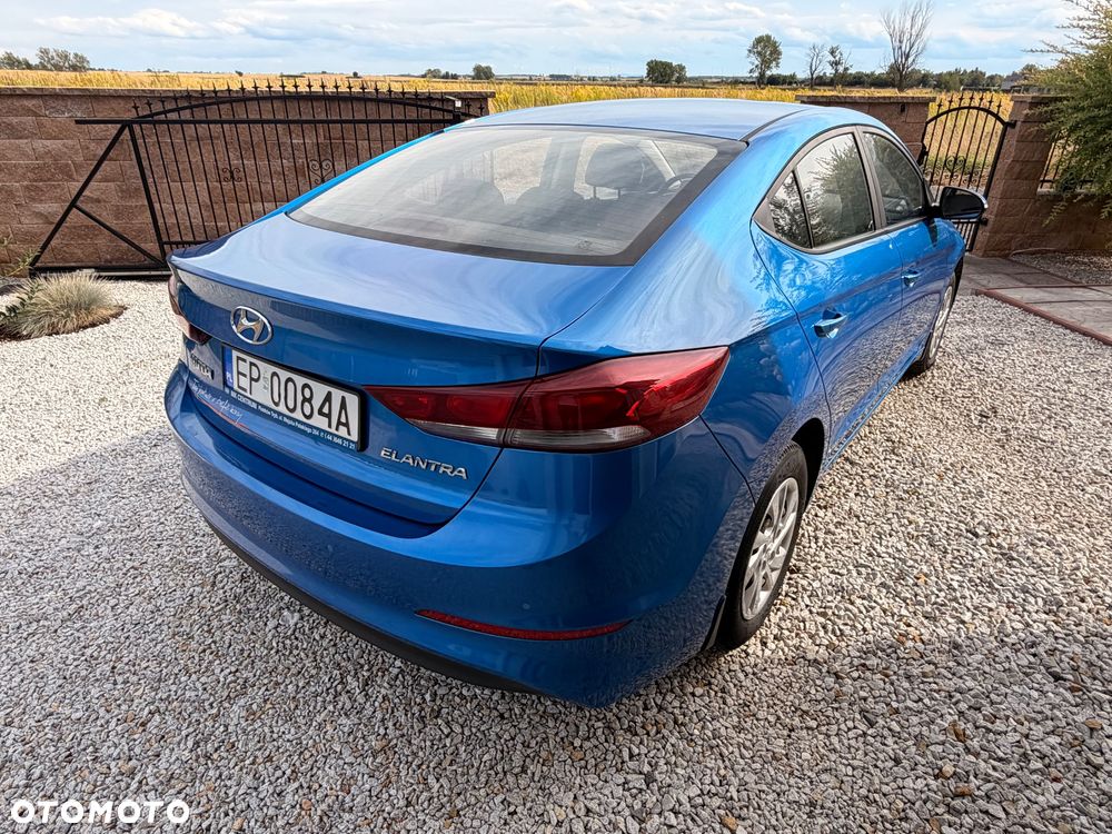 Hyundai Elantra 1.6 CRDi Comfort - 6