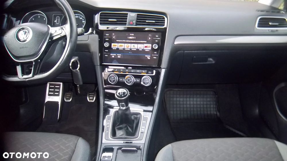 Volkswagen Golf - 16
