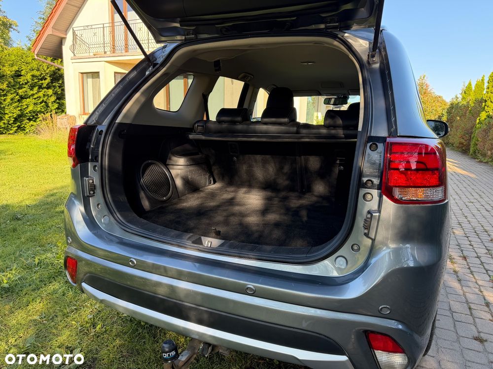 Mitsubishi Outlander Intense + - 24