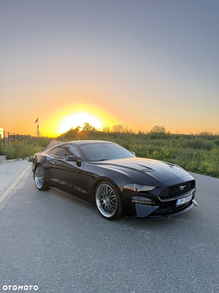 Ford Mustang - 1