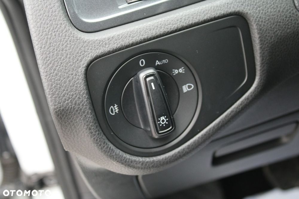 Volkswagen Golf - 19