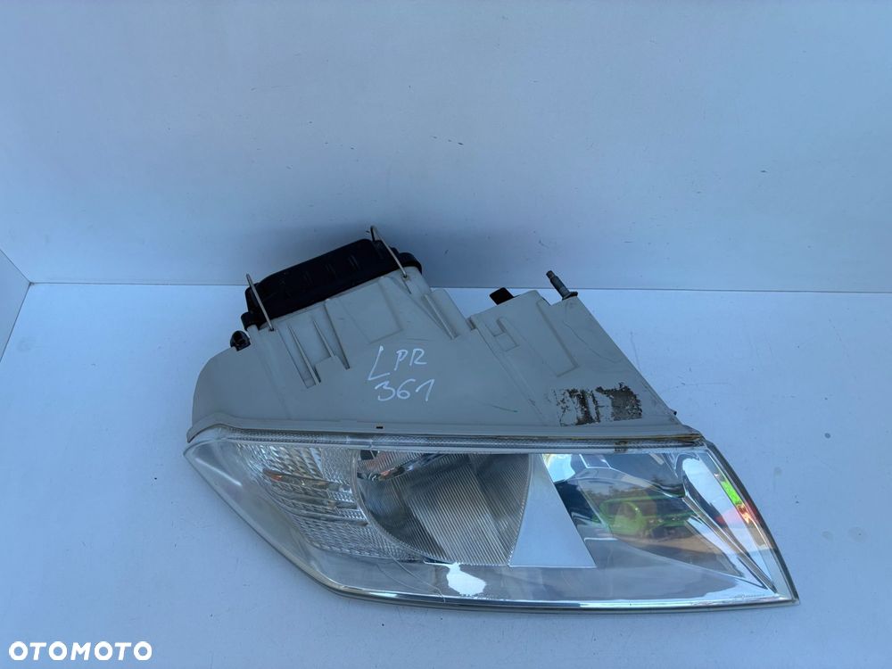 SKODA OCTAVIA 2 LAMPA PRZÓD PRZEDNIA PRAWA  EUROPA - 7