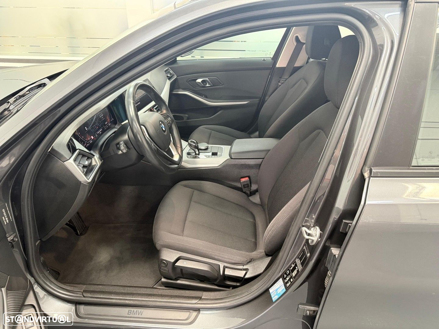 BMW 320 d Touring xDrive Line Sport Auto - 9