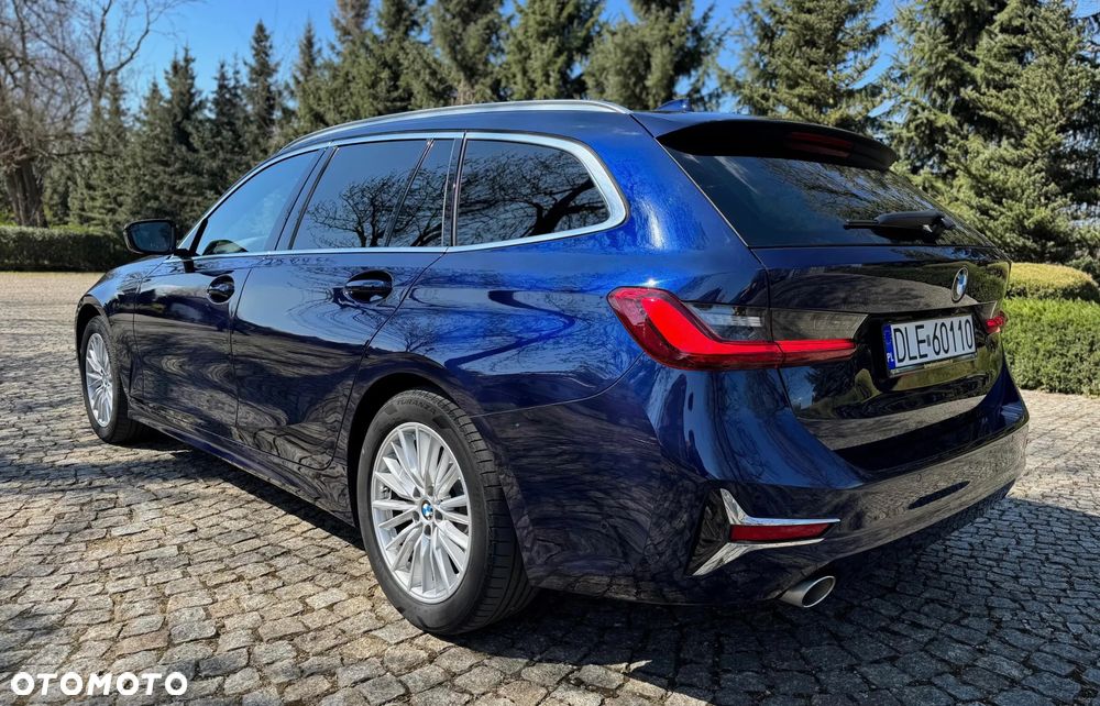 BMW Seria 3 318d Touring Luxury Line - 9