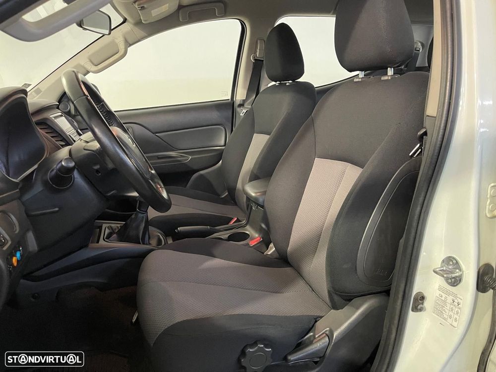 Mitsubishi L200 2.3 DI-D CD Invite Strakar Look 4WD - 10