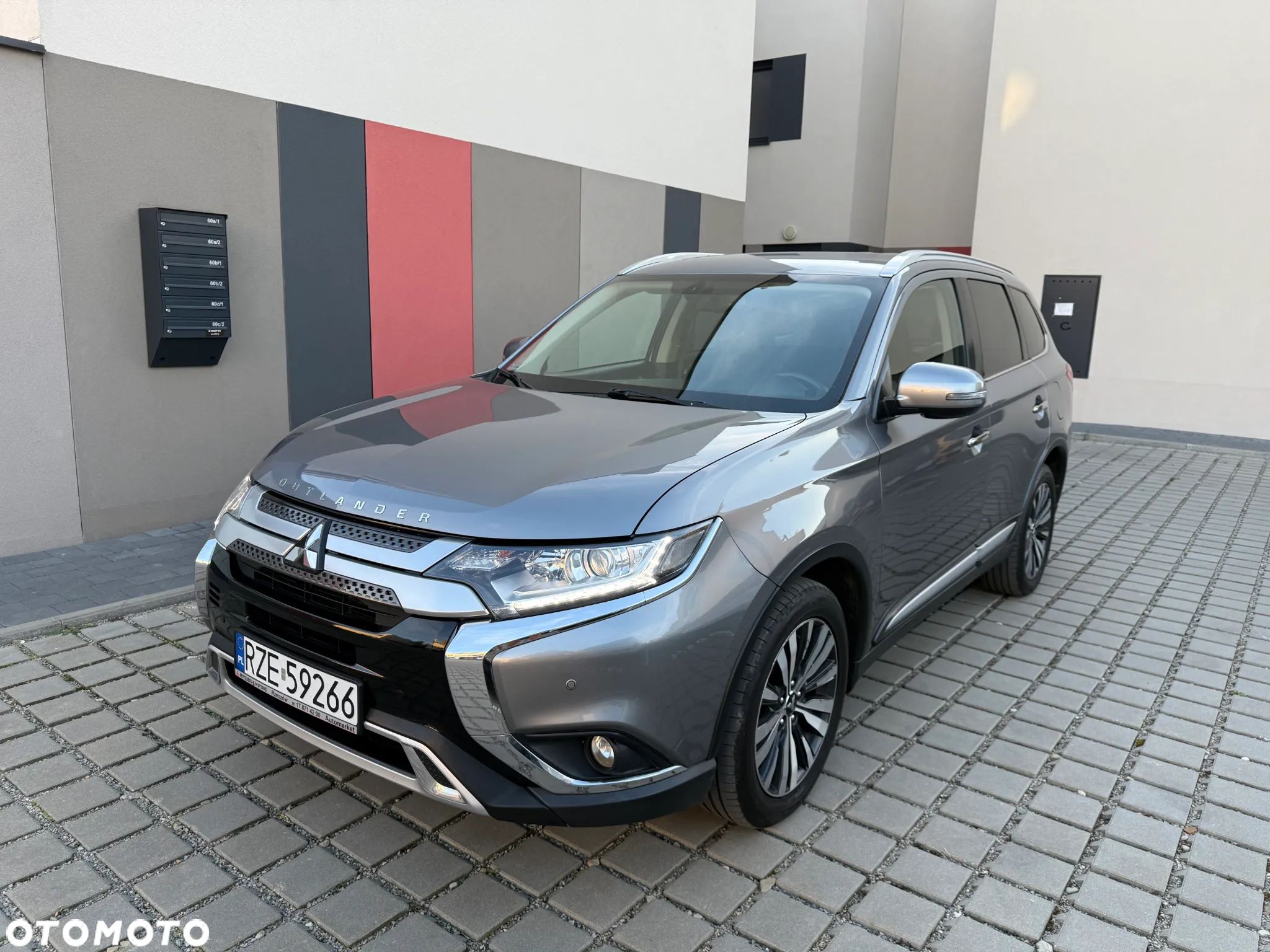 Mitsubishi Outlander 2.0 Intense Comfort 4WD CVT - 1
