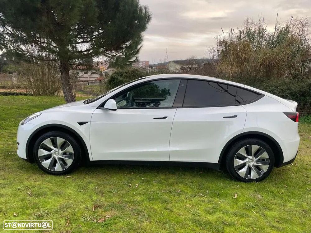 Tesla Model Y - 13