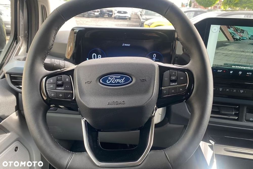 Ford Tourneo Custom - 21