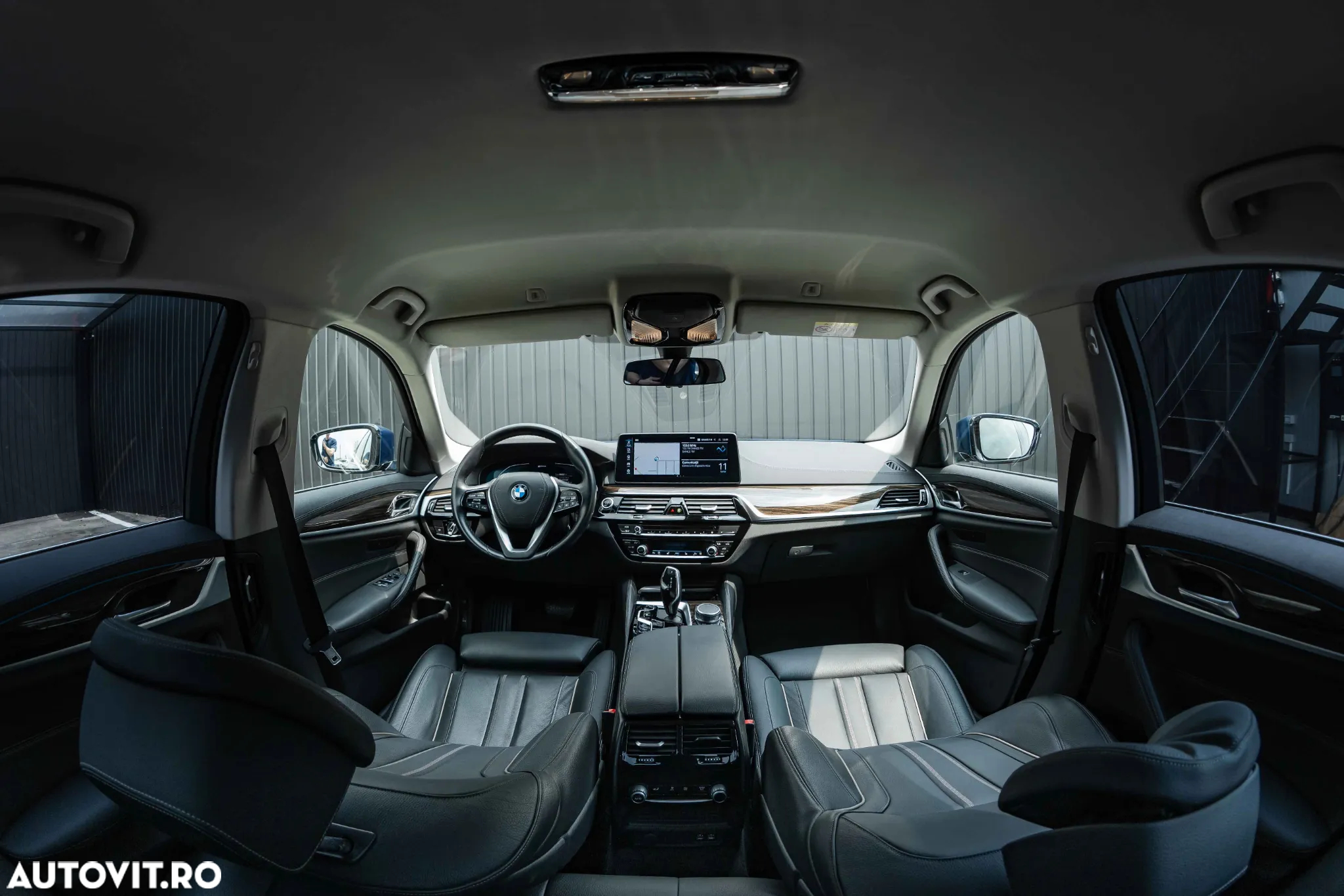 BMW Seria 5 530e Aut. Luxury Line - 16