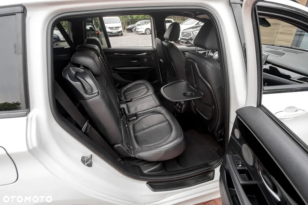 BMW Seria 2 220d Active Tourer xDrive M Sport - 22