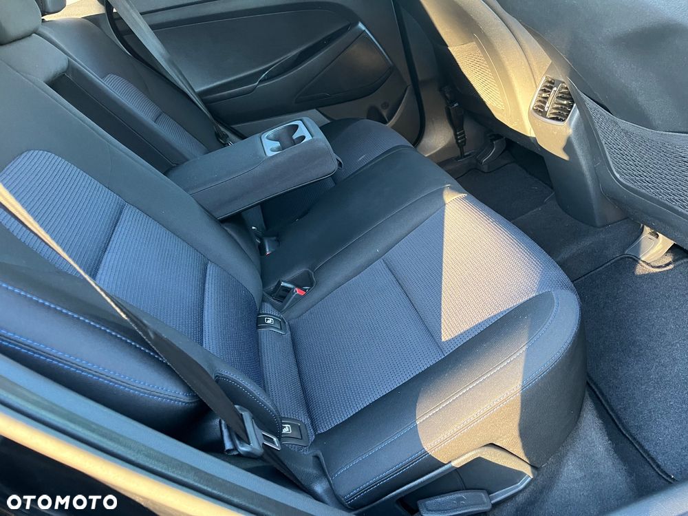Hyundai Tucson blue 1.7 CRDi 2WD Intro Edition - 10