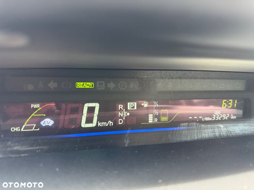 Toyota Prius+ 1.8 HSD Prestige - 24