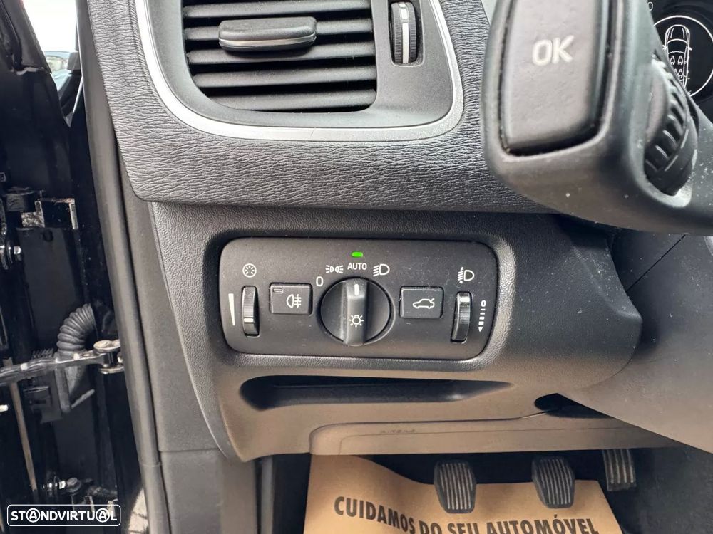 Volvo V40 2.0 D2 Momentum - 35