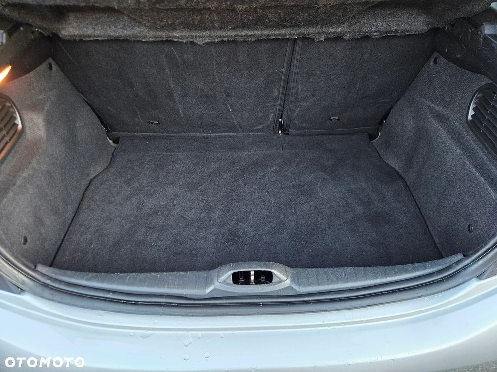 Peugeot 208 82 PureTech Style - 16