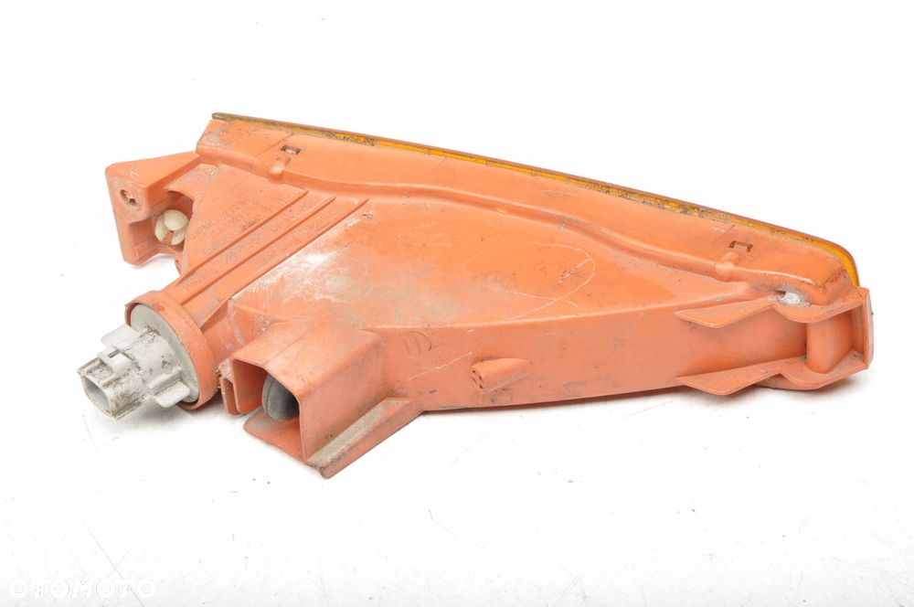 LEXUS LS II KIERUNKOWSKAZ LEWY - 4