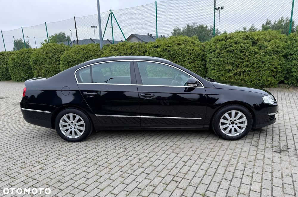 Volkswagen Passat 2.0 TDI DPF BlueMot Comfortline - 18