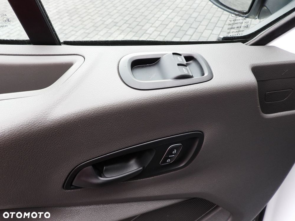 Ford TRANSIT BUS 9 MIEJSC TEMPOMAT LEDY KLIMATYZACJA  130KM - 25