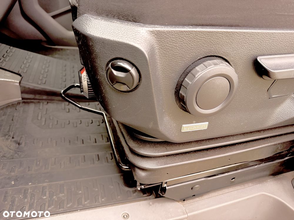 Volkswagen CRAFTER - 8