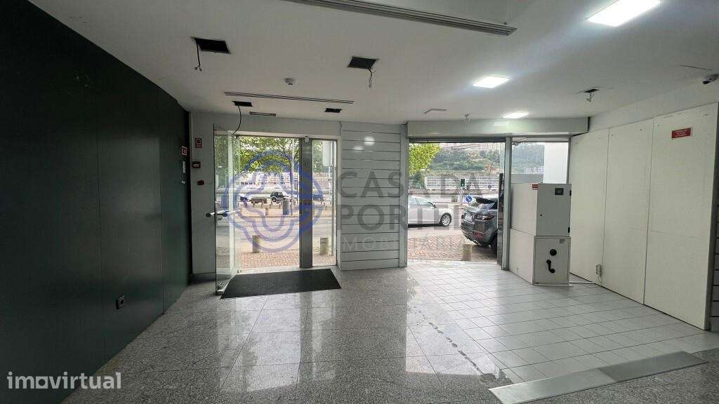 Loja para arrendamento em Massarelos - Grande imagem: 2/19