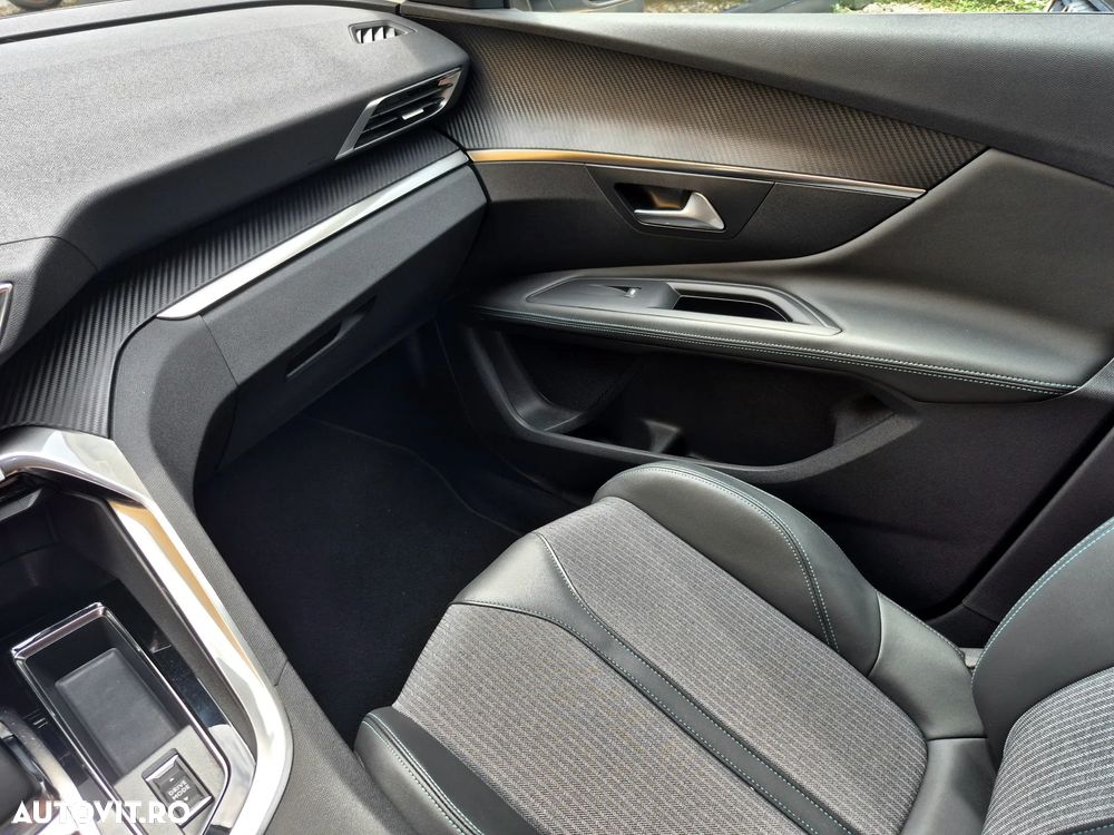 Peugeot 3008 PHEV 180 EAT8 Allure Pack - 29
