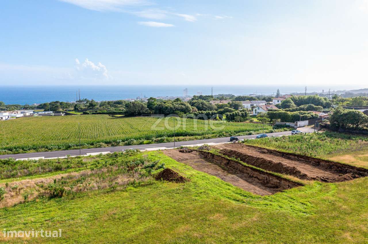 Lote na Lagoa (Açores) com Projeto Aprovado - Grande imagem: 2/19