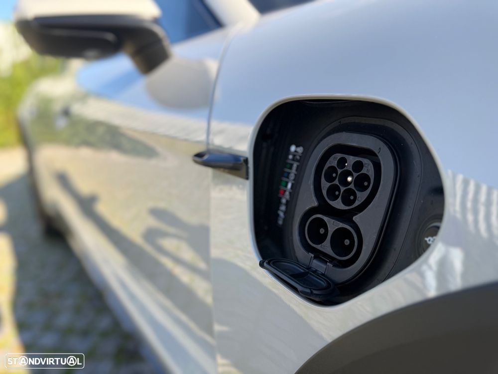 Porsche Taycan Cross Turismo 4 - 22