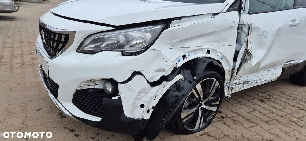 Peugeot 3008 1.2 PureTech GPF Active S&S EAT8 - 6