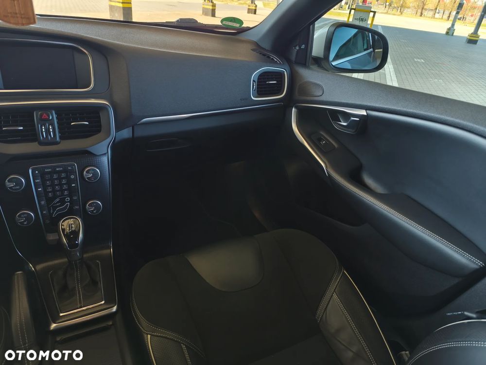 Volvo V40 D3 Geartronic Summum - 28