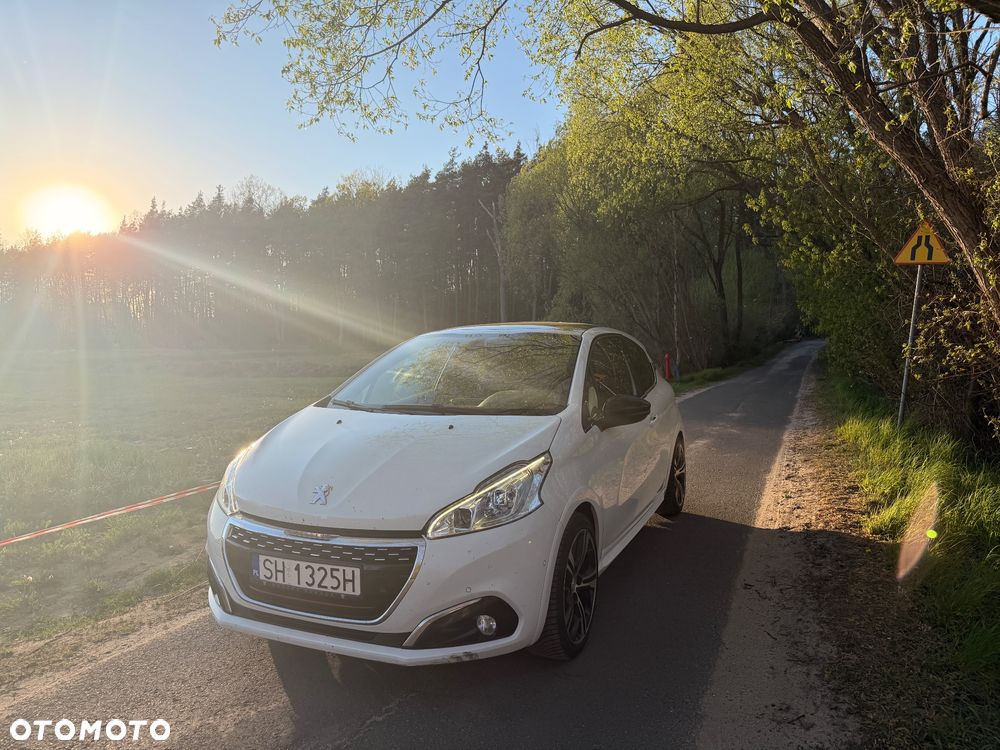 Peugeot 208 GTI 200 THP - 4