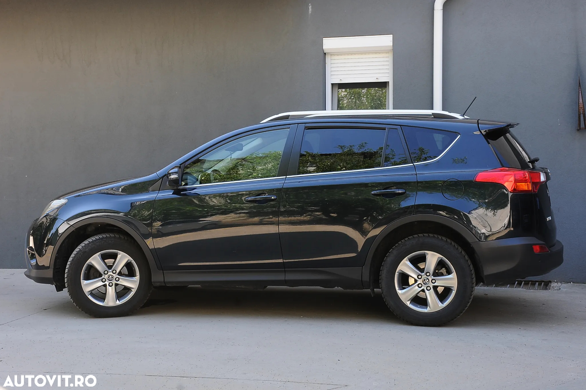 Toyota RAV4 2.2 D-4CAT 4WD Aut Luxury - 25